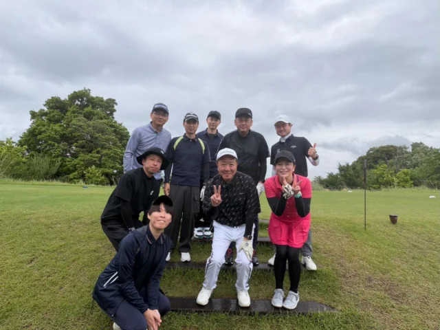 🏌️‍♂️第1回 やまだほけんハーフコンペ開催🏌️‍♀️

2026年6月2日、近江ヒルズゴルフ倶楽部 にて「第1回やまだほけんハーフコンペ」を開催いたしました！

あいにくの雨模様でしたが、楽しい時間を過ごすことができました☔️⛳

ご参加いただいた皆さま、ありがとうございました！

第2回も企画していきますので、ぜひご参加ください😊

#やまだほけん
#ゴルフコンペ
#近江ヒルズゴルフ倶楽部
#滋賀県
#地域交流